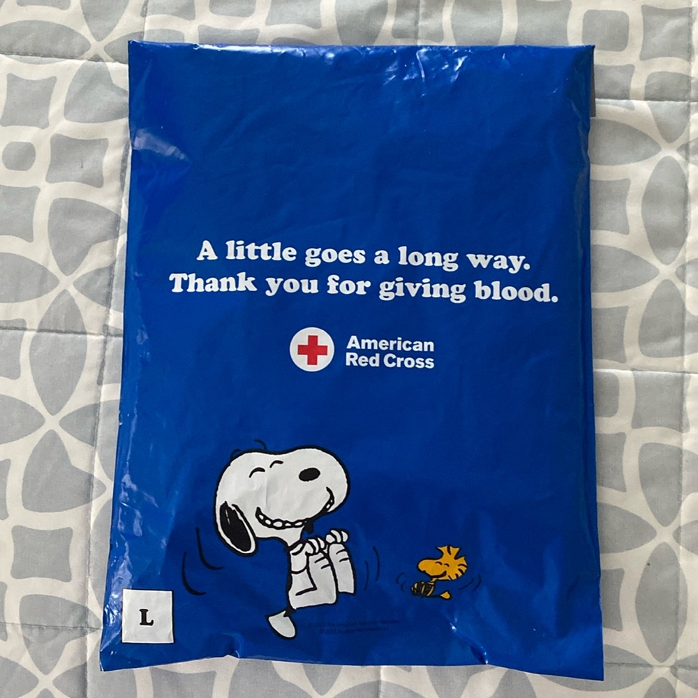Peanuts × American Red Cross Mystery T-Shirt L unopened. Unisex